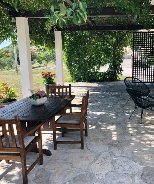 Lush garden area at Villa Mahon, offering peace and privacy near Split, Croatia.
